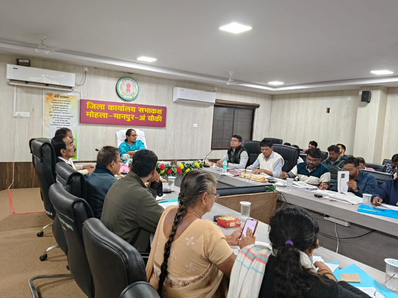 मोहला : स्वास्थ्य कार्यक्रमों की करें नियमित मॉनिटरिंग, लक्ष्य में लाए प्रगति-कलेक्टर तुलिका प्रजापति