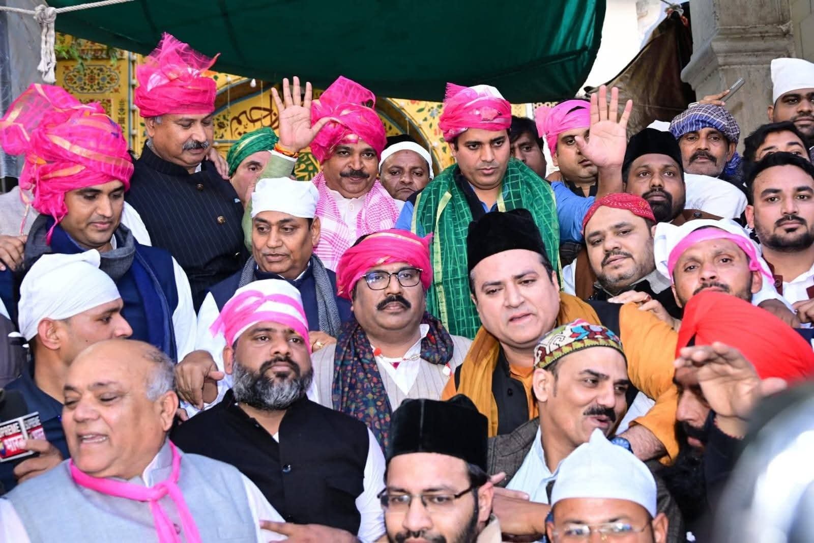 राजनांदगांव : अजमेर उर्स पर कांग्रेस की चादर पेश, देश में अमन-चैन की दुआ