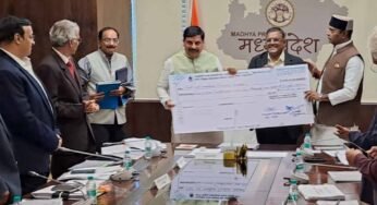 अपेक्स बैंक ने मुख्यमंत्री को सौंपा 4.27 करोड़ का लाभांश, सहकारिता विभाग की समीक्षा बैठक में हुआ हस्तांतरण