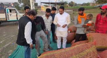 कृषि मंत्री कंषाना ने मटर की फसल का निरीक्षण कर किसानों से किया संवाद