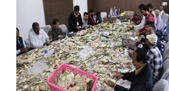 इंदौर के खजराना गणेश मंदिर की दान पेटियाँ खोली गईं, डेढ़ करोड़ रुपये, डॉलर और सोने-चांदी के जेवर मिले