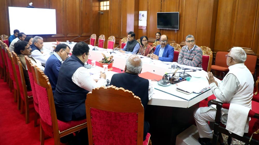 मोबाइल यूनिट रूट चार्ट के अनुसार दवा वितरित करें : राज्यपाल पटेल