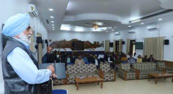 सड़क दुर्घटना रोकने के लिये यातायात रिफ्रेशर कोर्स