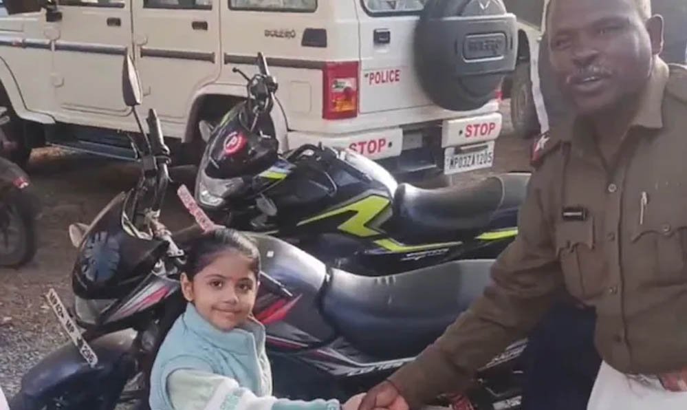 ‘अंकल, होमवर्क कैसे करूंगी…’ रोती हुई 3 साल की चेरी थाने पहुंची, पुलिस ने तुरंत लिया एक्शन