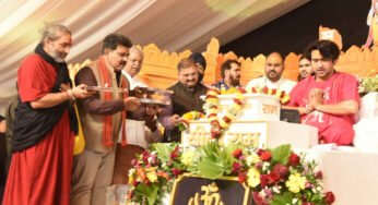 रायपुर : हनुमंत कथा के चौथे दिवस उप मुख्यमंत्री विजय शर्मा हुए शामिल, पं. धीरेंद्र शास्त्री से लिया आशीर्वाद