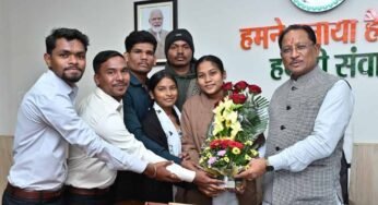 मुख्यमंत्री साय से आदर्श पोस्ट मैट्रिक आदिवासी बालक छात्रावास के प्रतिनिधिमंडल ने की सौजन्य भेंट