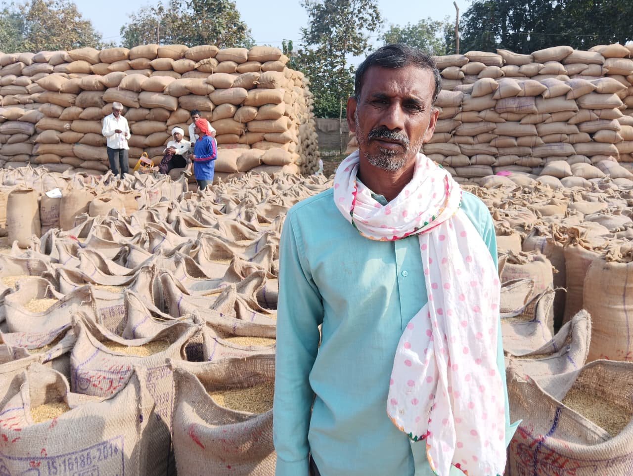 मोहला : धान विक्रय की राशि से उद्धव सिंह खरीदेगें कृषि उपकरण, बढ़ाएंगे उत्पादन क्षमता