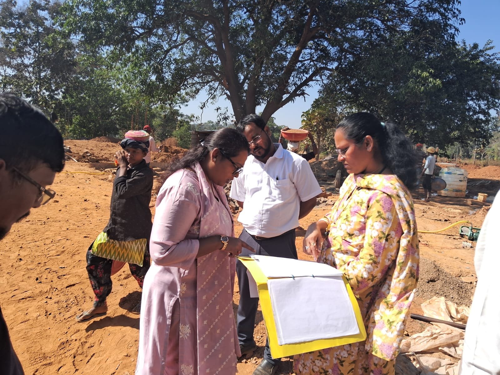 मोहला : कलेक्टर तुलिका प्रजापति ने निर्माण कार्यों का किया निरीक्षण