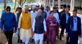 राज्यपाल पटेल ने किया गौवंश का पूजन मुरारीलाल तिवारी गौशाला का किया भ्रमण