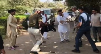 CG : कलेक्ट्रेट कार्यालय के ठीक सामने एक ठेकेदार ने आत्महत्या का प्रयास करते हुए अपने ऊपर पेट्रोल डाल लिया और आग लगाने की कोशिश की…