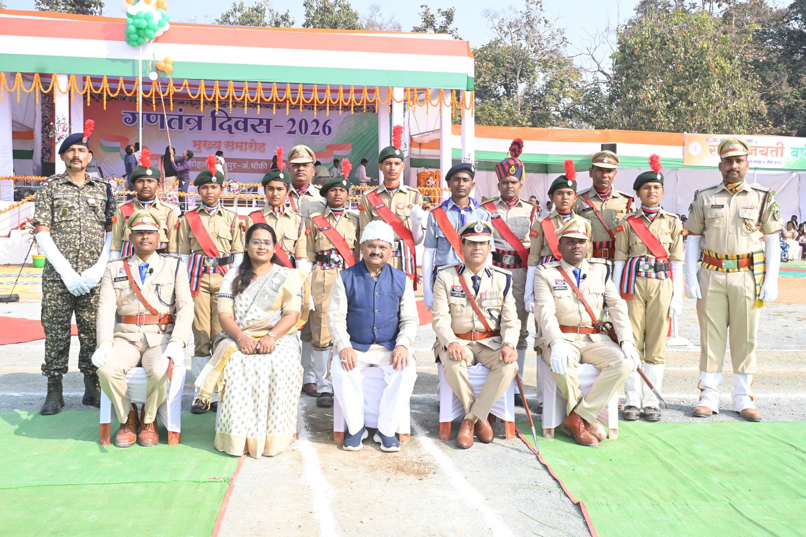मोहला : कलेक्टर श्रीमती तुलिका प्रजापति ने कलेक्टोरेट में फहराया तिरंगा