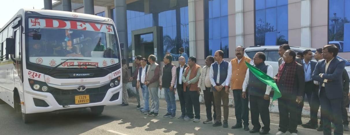 CG : मंत्री रामविचार नेताम ने विद्यार्थियों की शैक्षणिक भ्रमण बस को हरी झंडी दिखाकर किया रवाना