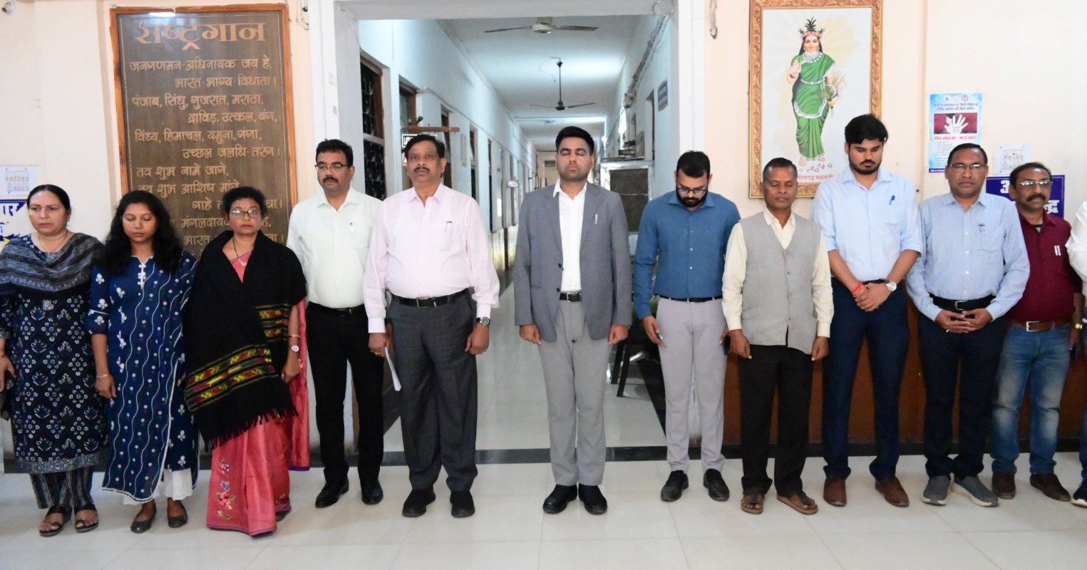 राजनांदगांव : भारत के स्वतंत्रता संग्राम के अमर शहीदों को मौन धारण कर दी गई श्रद्धाजंलि