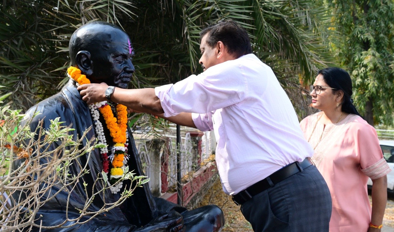 राजनांदगांव : राष्ट्रपिता महात्मा गांधी की पुण्यतिथि पर दी गई श्रद्धांजलि