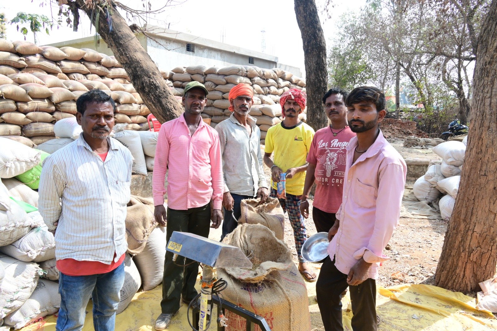 राजनांदगांव : खरीदी महाभियान के अंतिम दिन धान उपार्जन केन्द्रों में रही रौनक