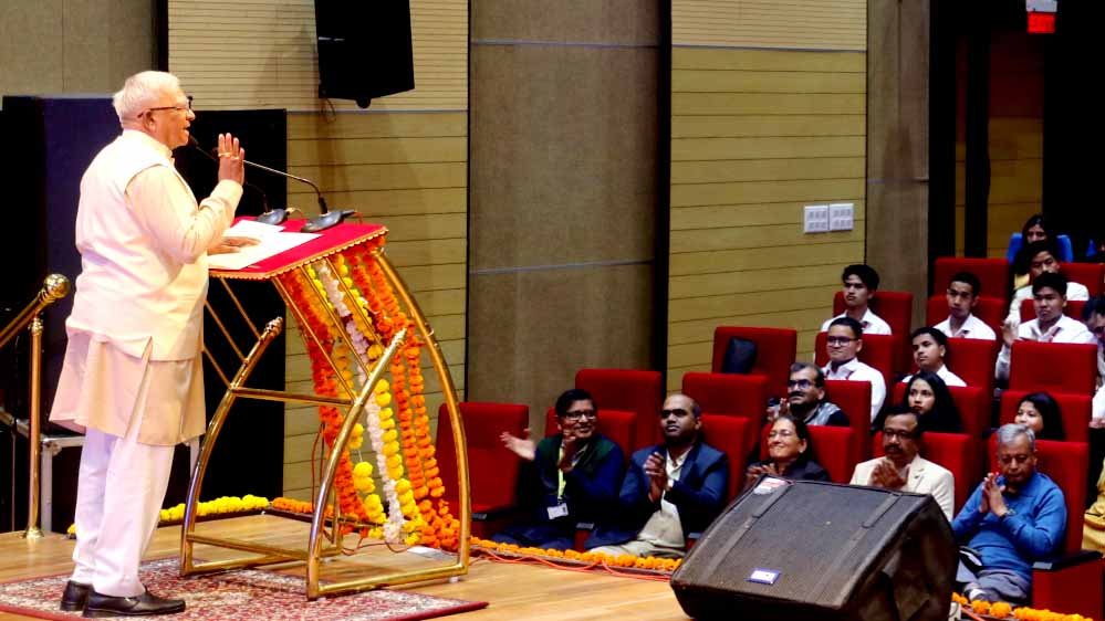 विविधता में एकता से सशक्त होता भारत : राज्यपाल पटेल