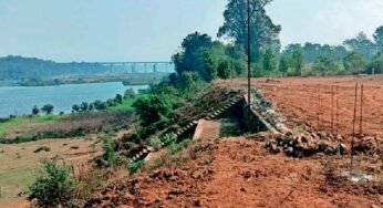 जबलपुर: नर्मदा के 300 मीटर अंदर अवैध कॉलोनी, प्रशासन ने बुलडोजर चलाया