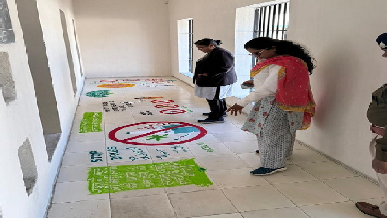 CG : रंगोली के माध्यम से नशे से होने वाले दुष्प्रभावों के संबंध में दिया गया संदेश …