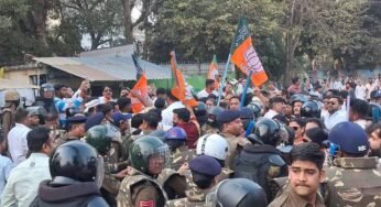 MP में सियासी घमासान: पुतला दहन के बाद भाजपा-कांग्रेस कार्यकर्ता आमने-सामने, थाने का घेराव