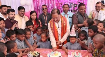 बच्चों की मुस्कान से मना मुख्यमंत्री साय का जन्मदिन, सेवा का दिया बड़ा संदेश मुख्यमंत्री साय ने बच्चों संग बांटी खुशियाँ, मुस्कान बना सबसे खास तोहफा केक नहीं, बच्चों की खुशी बनी मुख्यमंत्री साय के जन्मदिन की असली सौगात