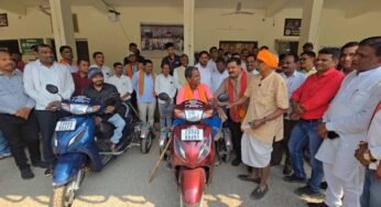 उपमुख्यमंत्री विजय शर्मा की तत्परता से दो दिव्यांगों को मिली स्कूटी