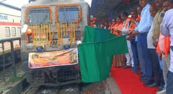 850 श्रद्धालुओं का जत्था अयोध्या धाम एवं काशी विश्वनाथ के दर्शन के लिए भारत गौरव स्पेशल ट्रेन से अयोध्या रवाना