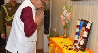 राज्यपाल डेका ने वीर विनायक दामोदर सावरकर को श्रद्धांजलि दी