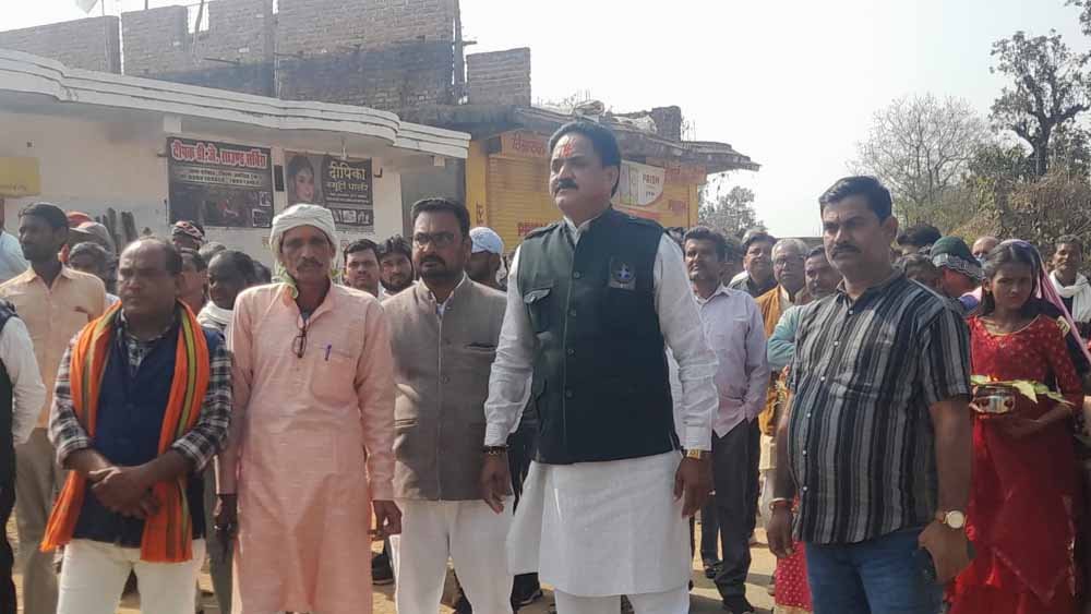 ग्राम हर्रवाह में बांधवगढ़ विधायक ने विकास निर्माण कार्य का भूमि पूजन किये