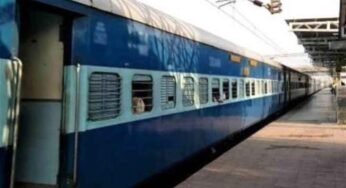 भोपाल एक्सप्रेस में अफरा-तफरी: ट्रेन छूटते ही अनाउंसमेंट—‘बी-2 कोच में आग’, घबराकर कूदे यात्री