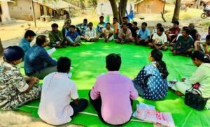 मिशन कनेक्ट से सुकमा में सुदृढ़ हुआ जनविश्वास : इमली के पेड़ तले सजी चौपाल