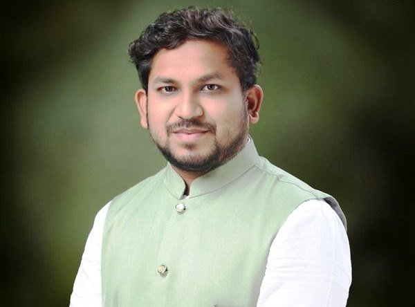 दीपेश शेंडे