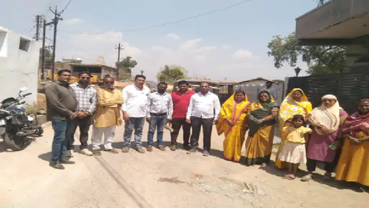 राजनांदगांव : वार्ड में डामर सड़क निर्माण का किया गया भूमिपूजन…