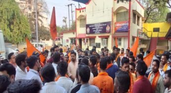 रायपुर में मुस्लिम वकील की विवादित टिप्पणी, लिखा- हिंदू इबादत क्या जानें, ये लोग काफिर, हिंदू संगठनों ने घेरा थाना, FIR दर्ज