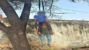 CG : साड़ी से फंदा बनाकर झूले 2 दोस्त, पेड़ में लटक रही थी लाशें …