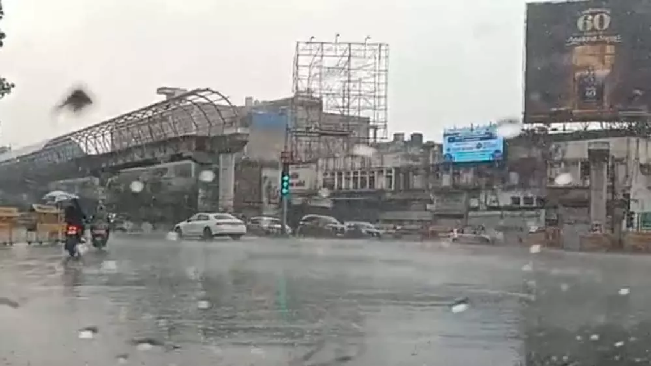 CG : रायपुर में आंधी के साथ मूसलाधार बारिश हुई ...