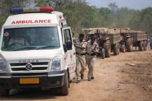 बालाघाट में पुलिस का अनोखा ऑपरेशन: एंबुलेंस में छिपकर पहुंची टीम, रेत माफिया के ट्रैक्टर जब्त
