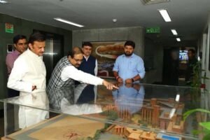 उप मुख्यमंत्री शुक्ल ने इंडियन हैबिटैट सेंटर का किया अवलोकन