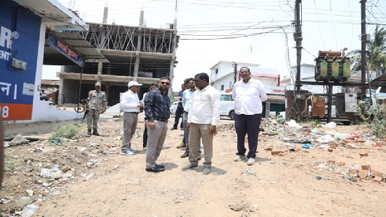 CG : कांकेर में संचालित विकास कार्यों का विधायक एवं कलेक्टर ने किया निरीक्षण…