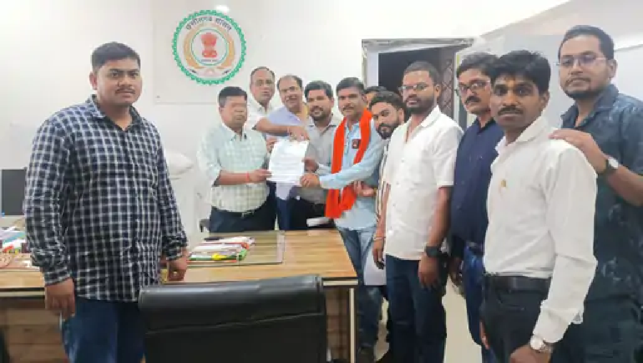 मोहला : कृषि विक्रेता संघ ने सांकेतिक रूप से बंद किया…