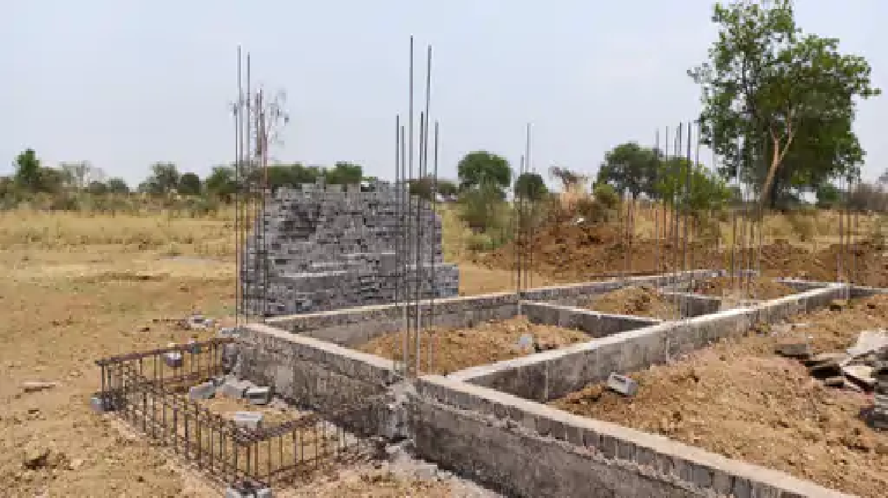 राजनांदगांव : महतारी सदन भवन के निर्माण में लापरवाही, गुणवत्ता भी दरकिनार…