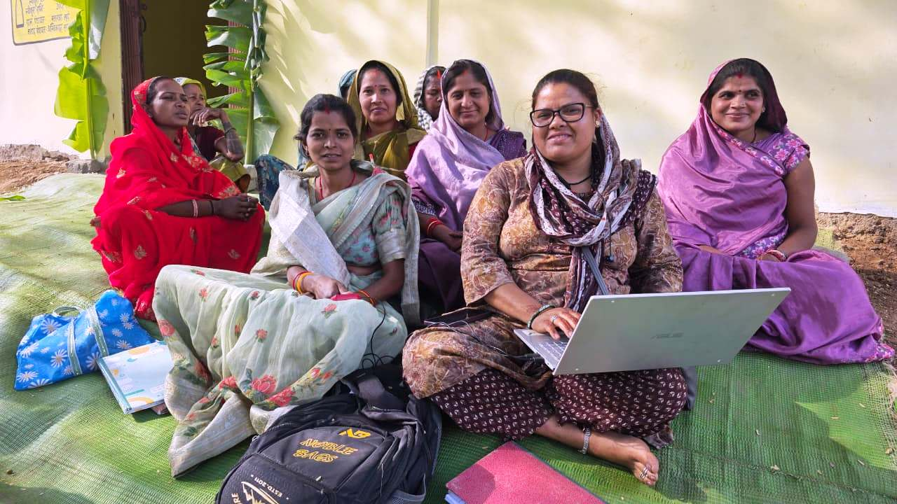 CG : बैंक सखी बन आशा एक्का ने लिखी आत्मनिर्भरता की नई इबारत, 5 करोड़ से अधिक का किया ट्रांजेक्शन