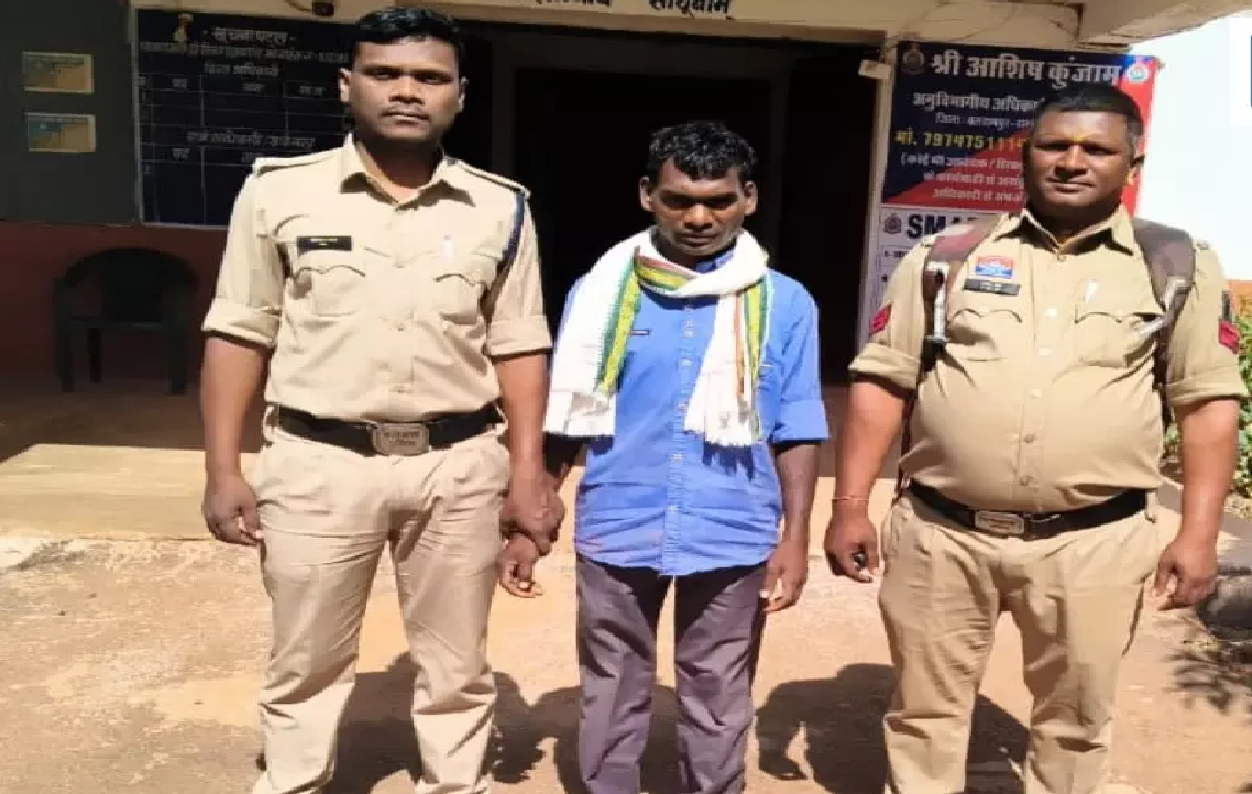 CG : 13 साल से फरार चल रहे नक्सली मुन्ना को दबोचा गया…