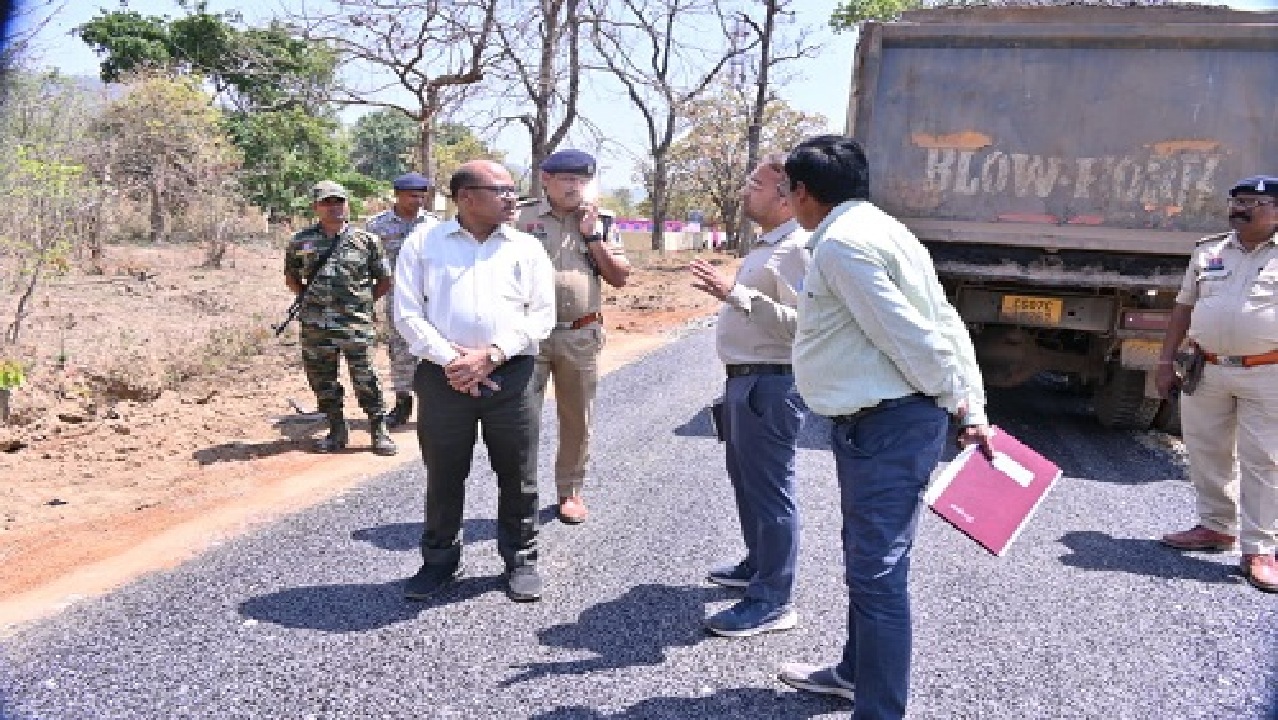 CG : पूर्व के नक्सल प्रभावित ग्राम कमारभौदी में लगाई गई जनसमस्या निवारण शिविर…