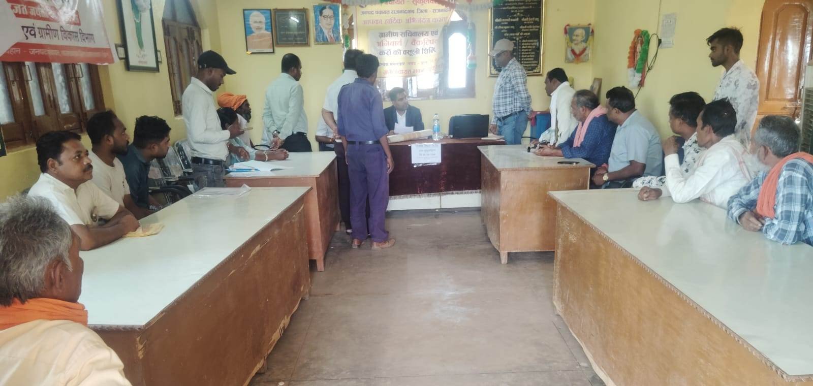 राजनांदगांव : कलेक्टर ने सुकुलदैहान में राजस्व पखवाड़ा शिविर का किया निरीक्षण