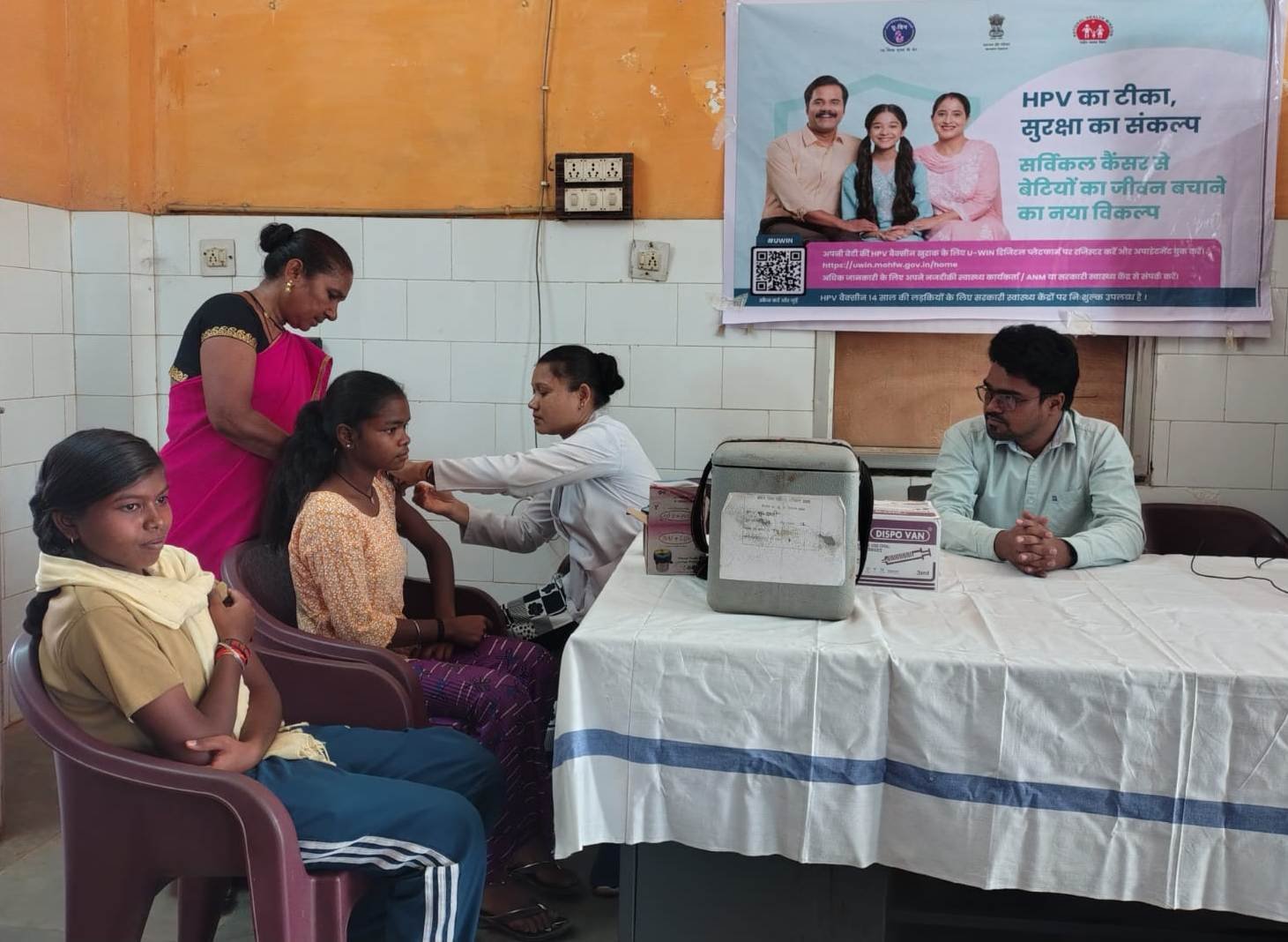 राजनांदगांव : प्रतिदिन सामुदायिक स्वास्थ्य केन्द्रों में भी लगाया जायेगा एचपीवी वैक्सीन