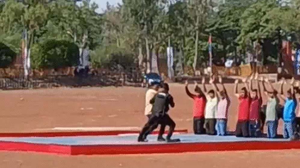 भोपाल में लाल परेड ग्राउंड पर NSG कमांडो ने दिखाया पावर शॉ