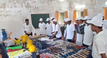उत्तर बस्तर कांकेर : विशेष लेख : कभी बंदूक थामकर हिंसा करने वाले माओवादी अब सीख रहे हुनर