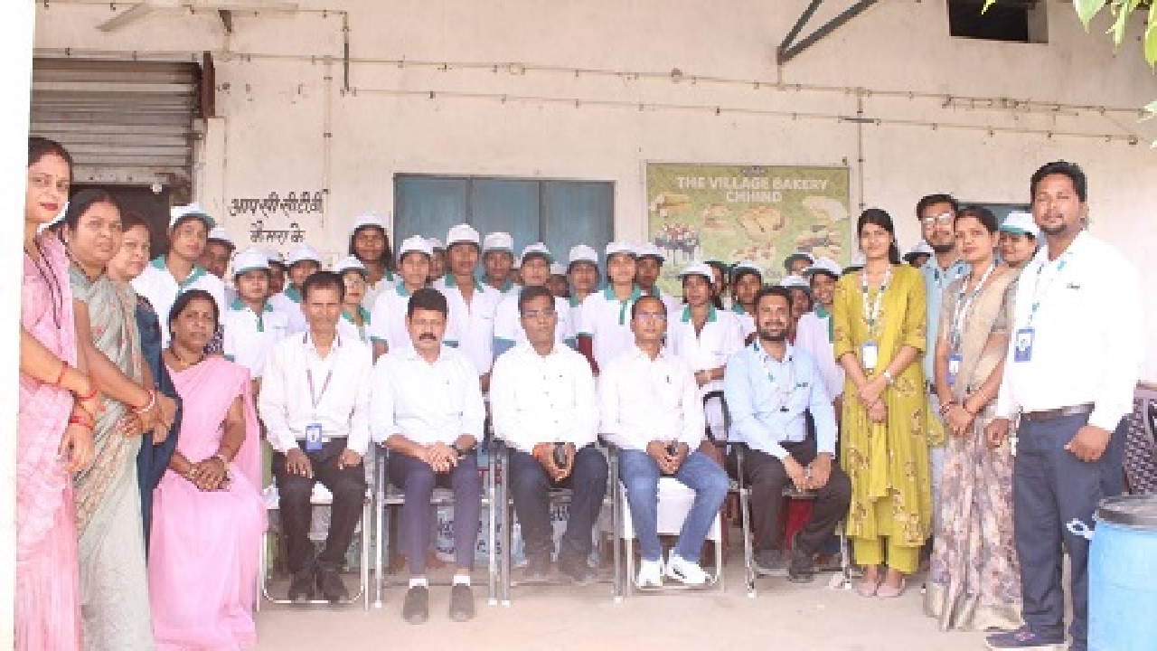 CG : कलेक्टर ने आरसेटी का किया निरीक्षण …