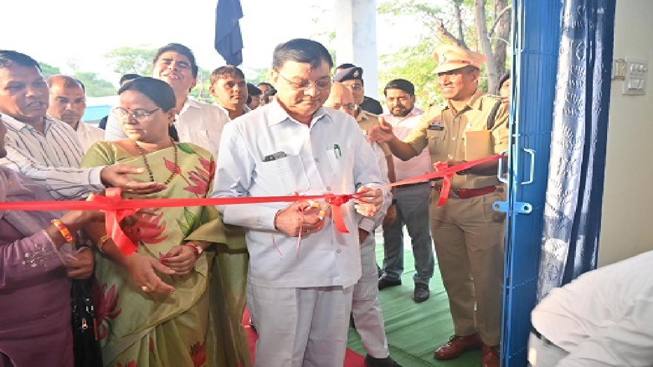 CG : उद्योग मंत्रीलखनलाल देवांगन ने महिला थाना का किया लोकार्पण …