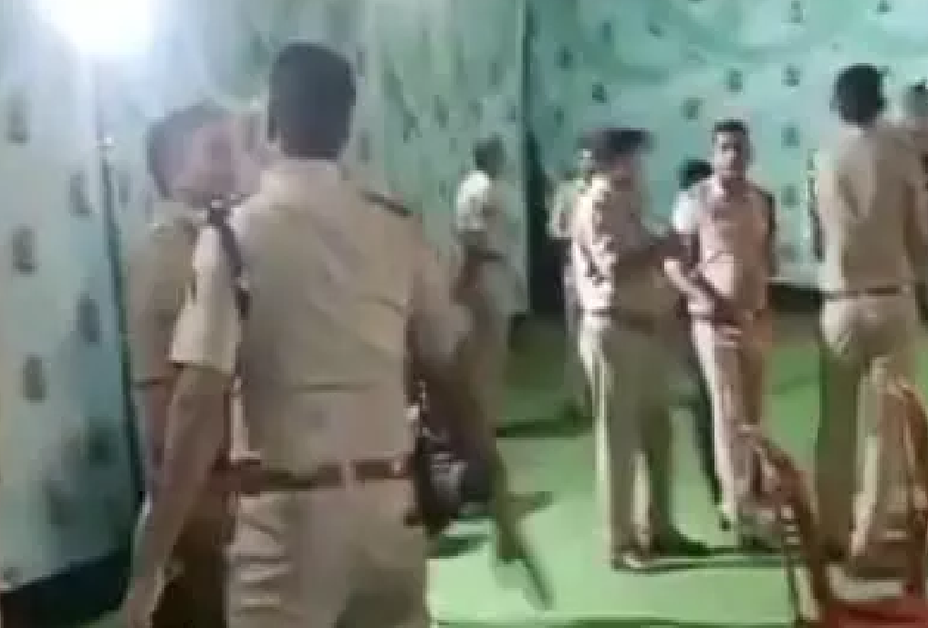 CG : शादी घर में हत्या, भारी संख्या में फोर्स तैनात …